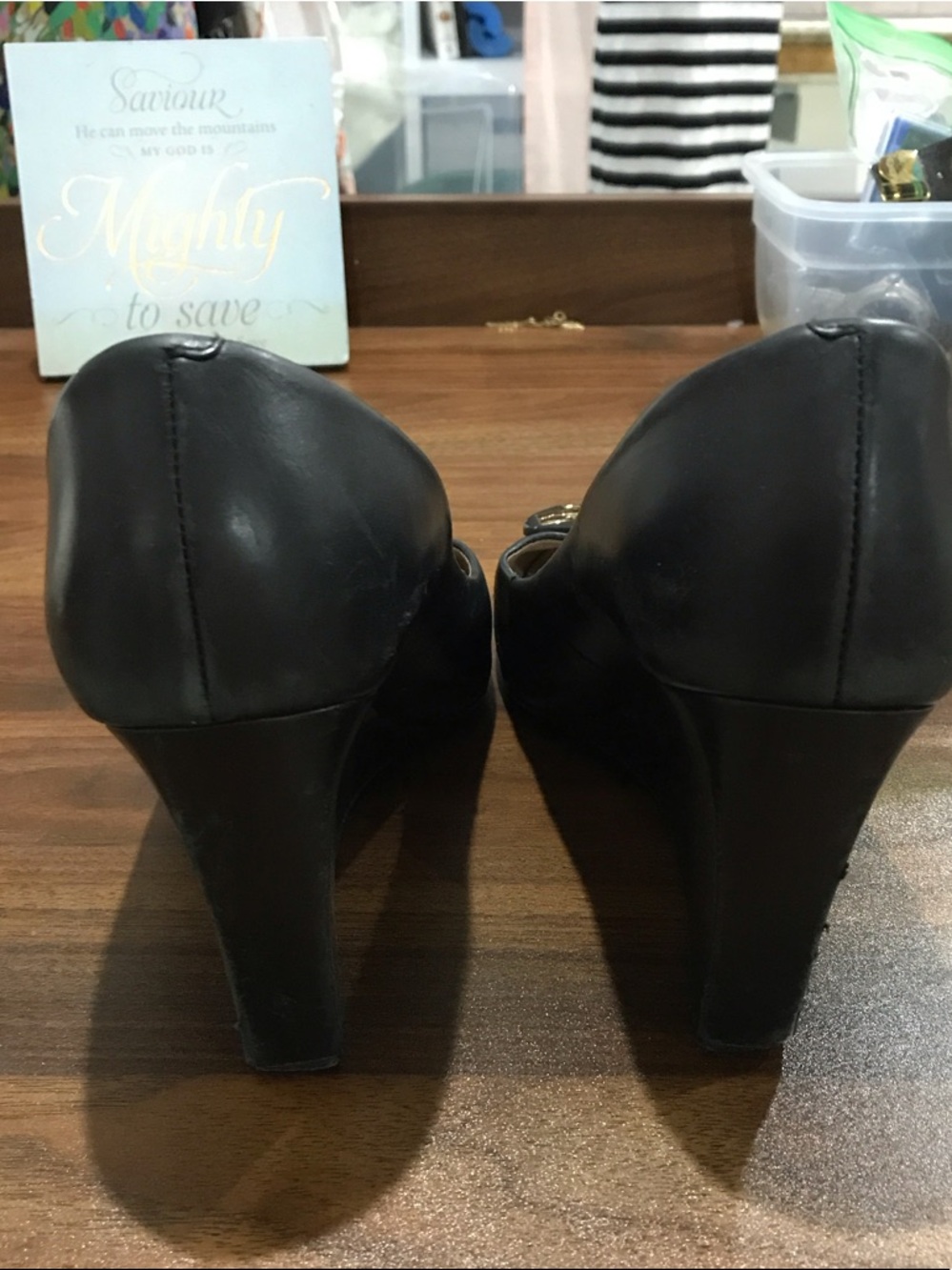 Tory Burch Black Leather Logo Medallion Wedge Heels SZ 8.5 - Picture 6 of 8